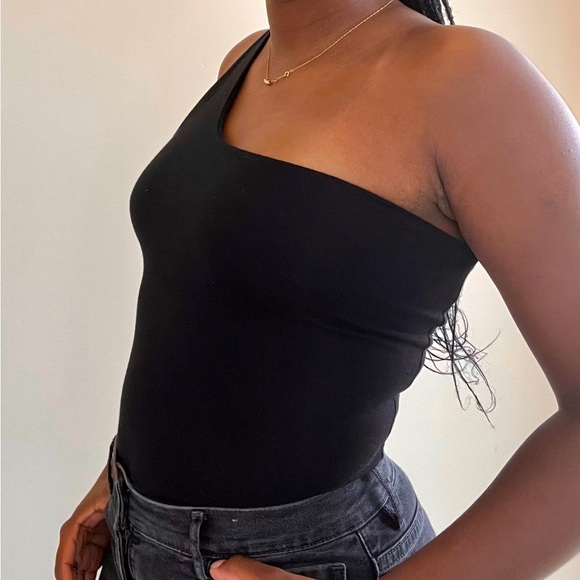 Asymmetrical black bodysuit - Picture 3 of 4